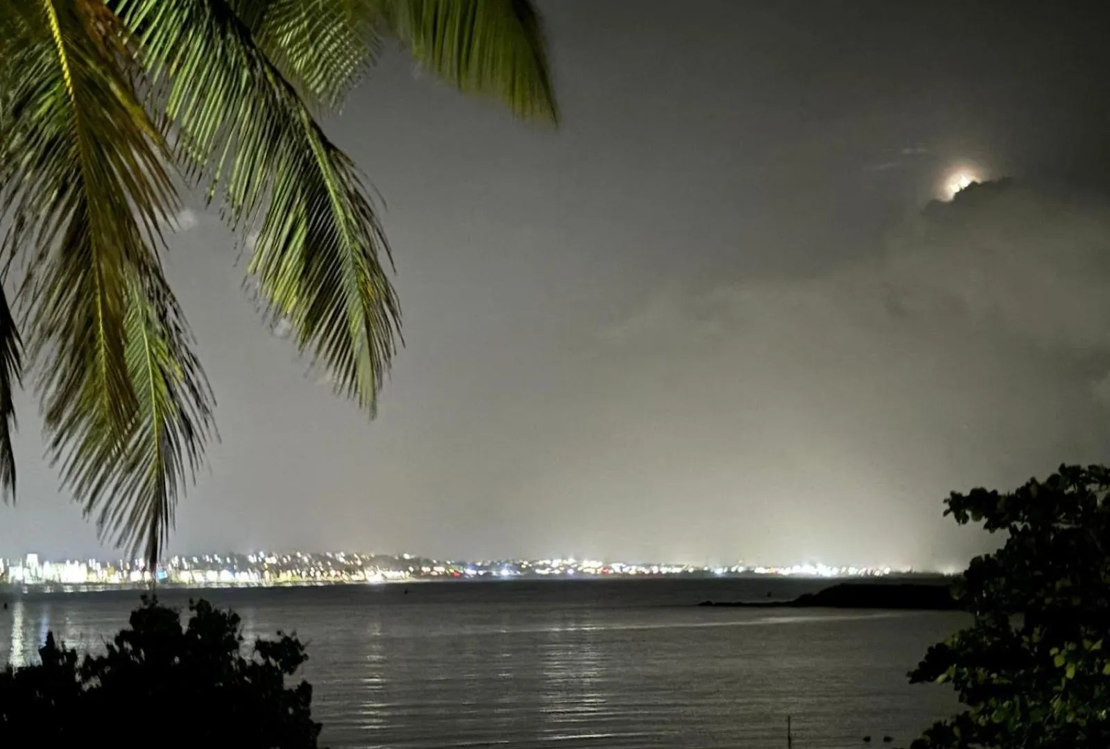 Ocean Amapola Vacation Apartment Arecibo